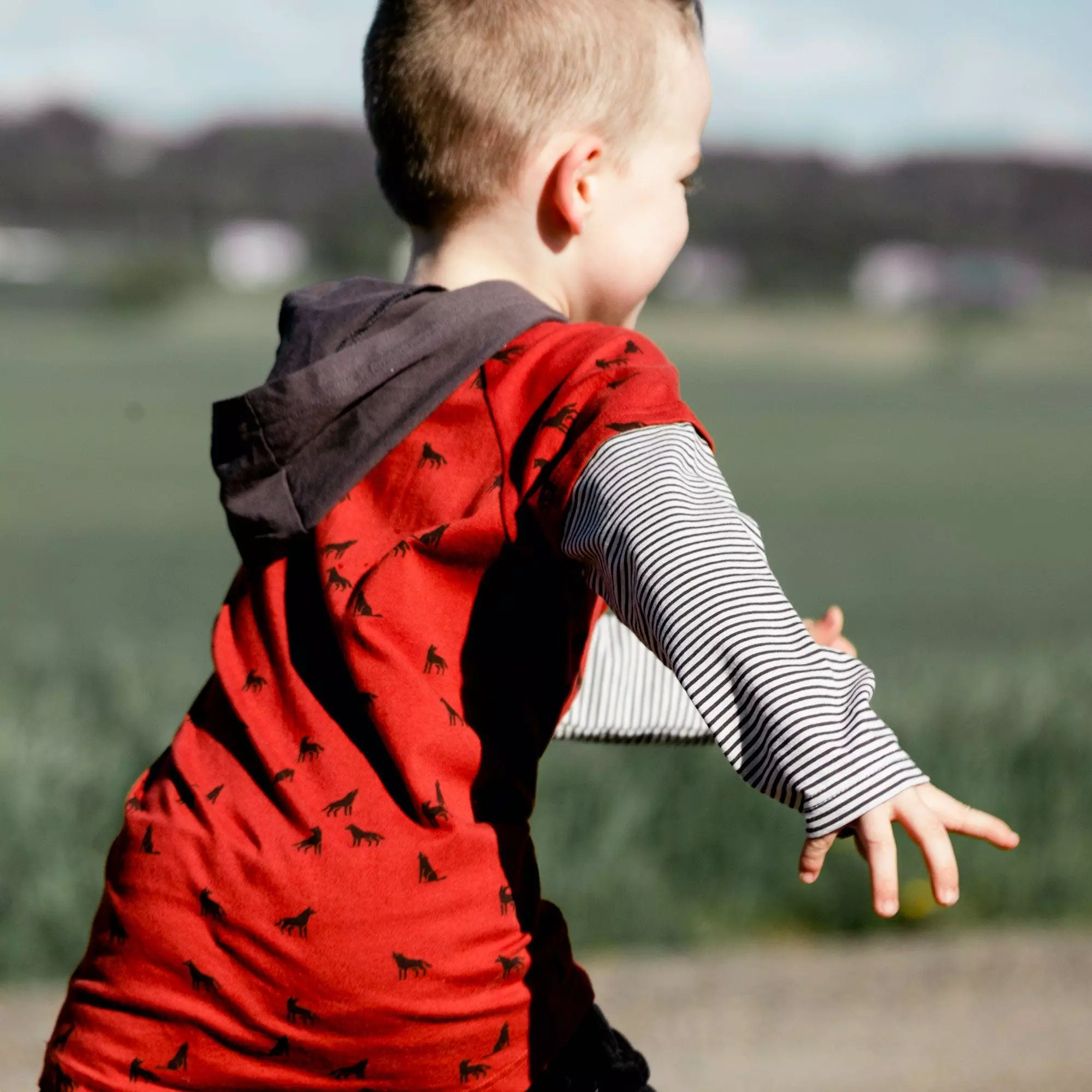 Deux Par Deux Ouble Raglan Sleeve Hooded Top With Wolves Print - Image 2