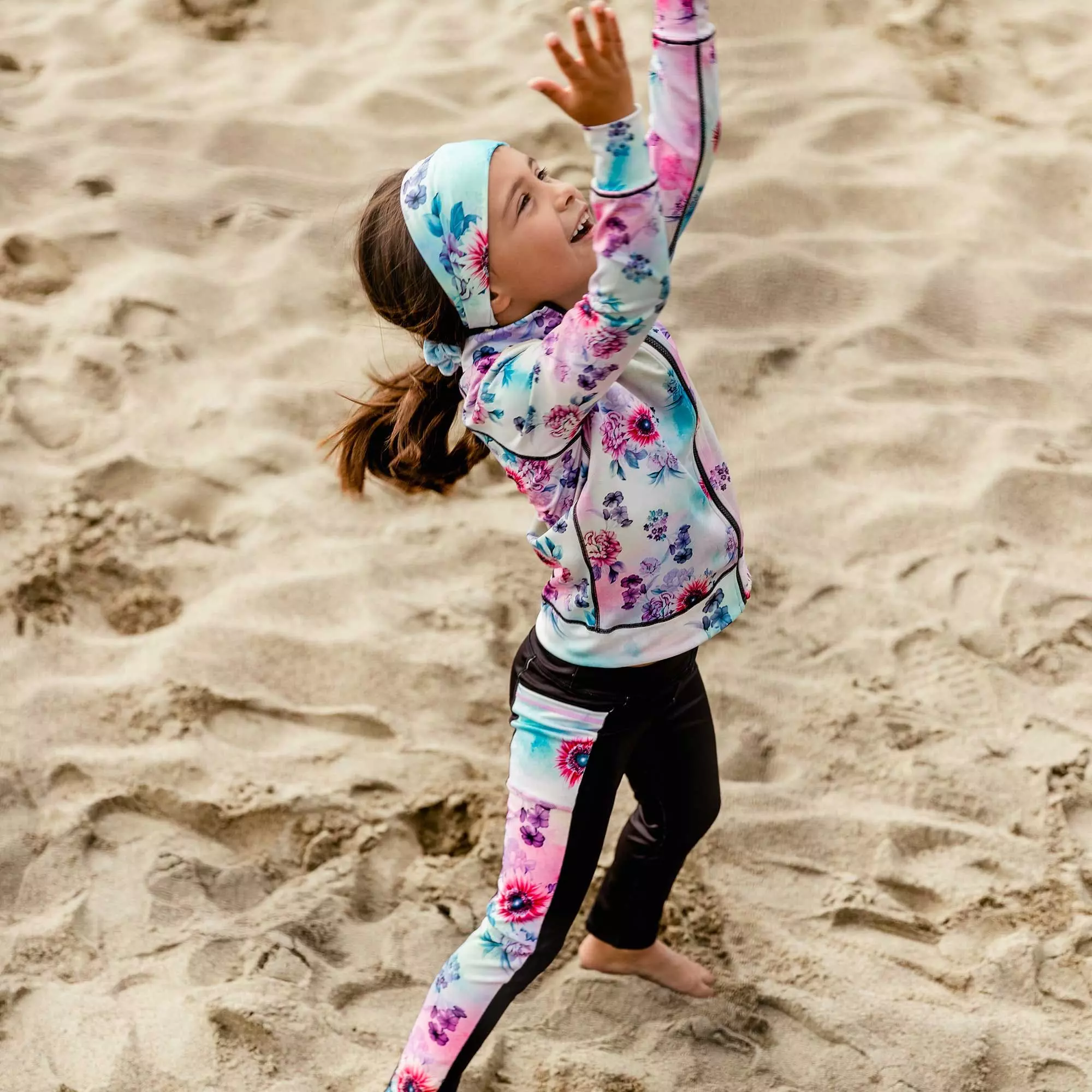 Deux Par Deux Inted Reversible Athletic Vest Multicolor Flowers & Black - Image 4